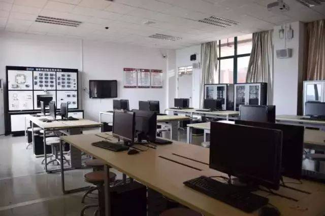 【专业介绍】您好,我们是广州华商职业学院信息工程学院